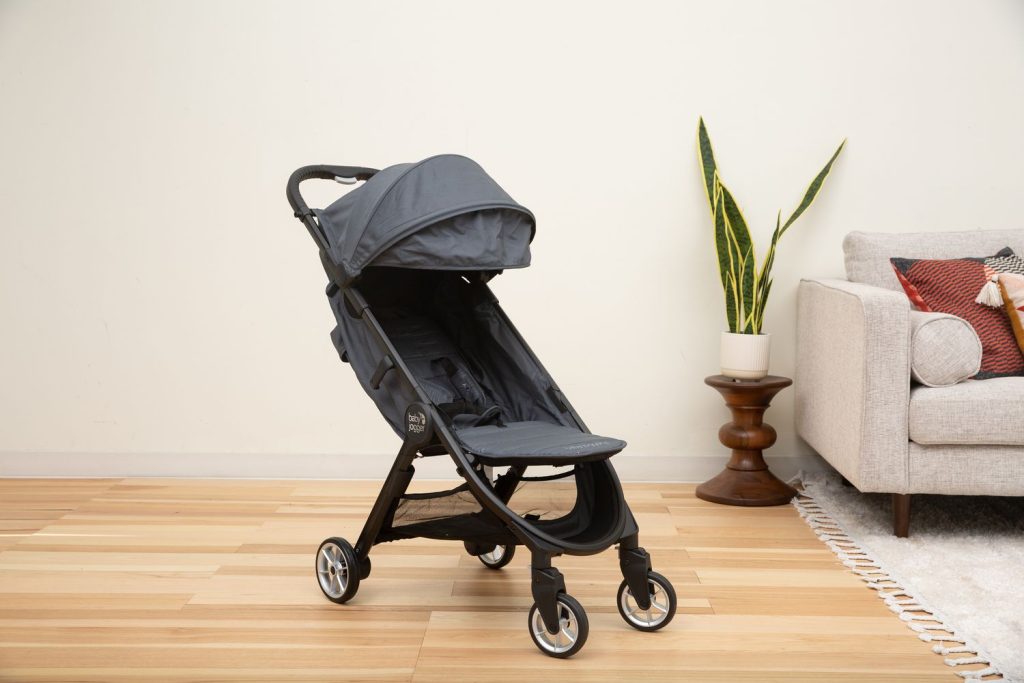 A Portable, Adaptable Pram: Baby Jogger City Tour 2